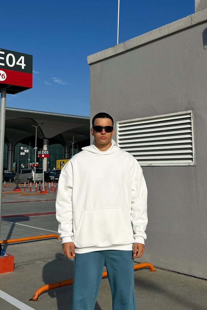 Basic Beyaz Oversize Sweatshirt