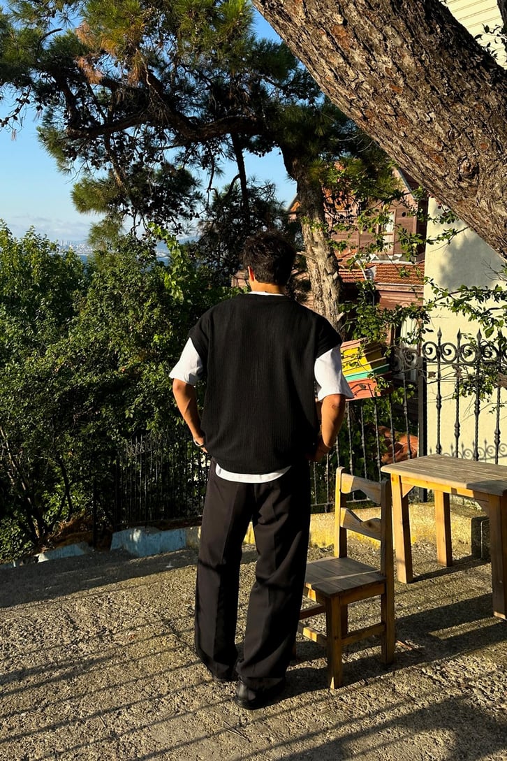 Basic Dokulu Siyah İnce Triko Süveter