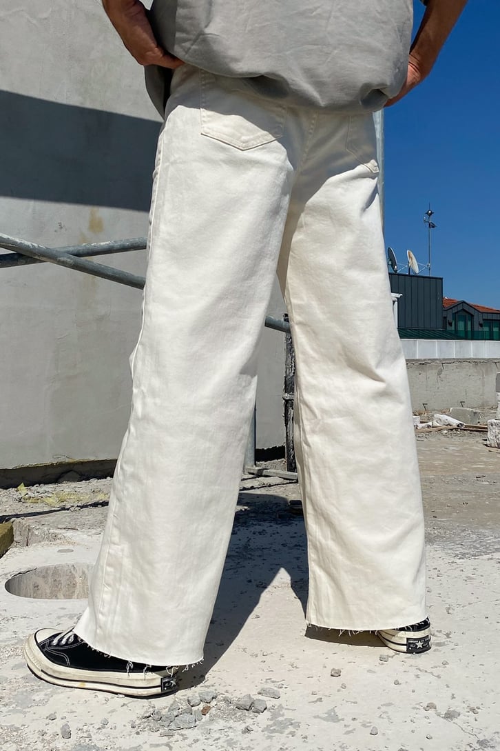 Basic Ekru Baggy Jean