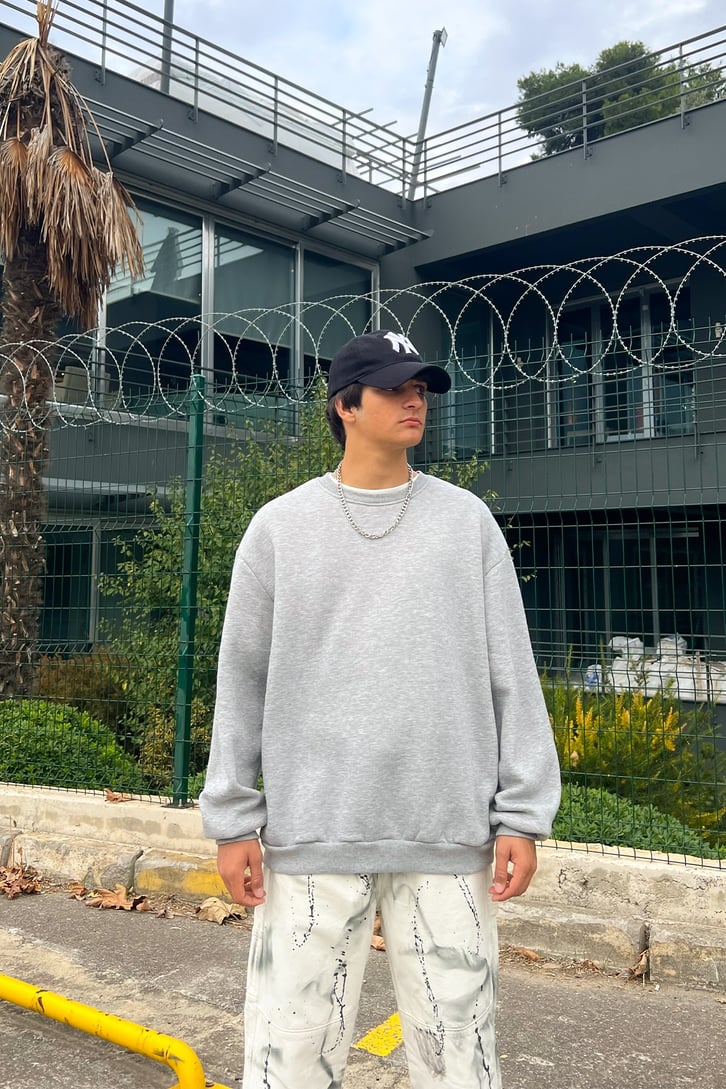 Basic Gri Oversize Sweatshirt