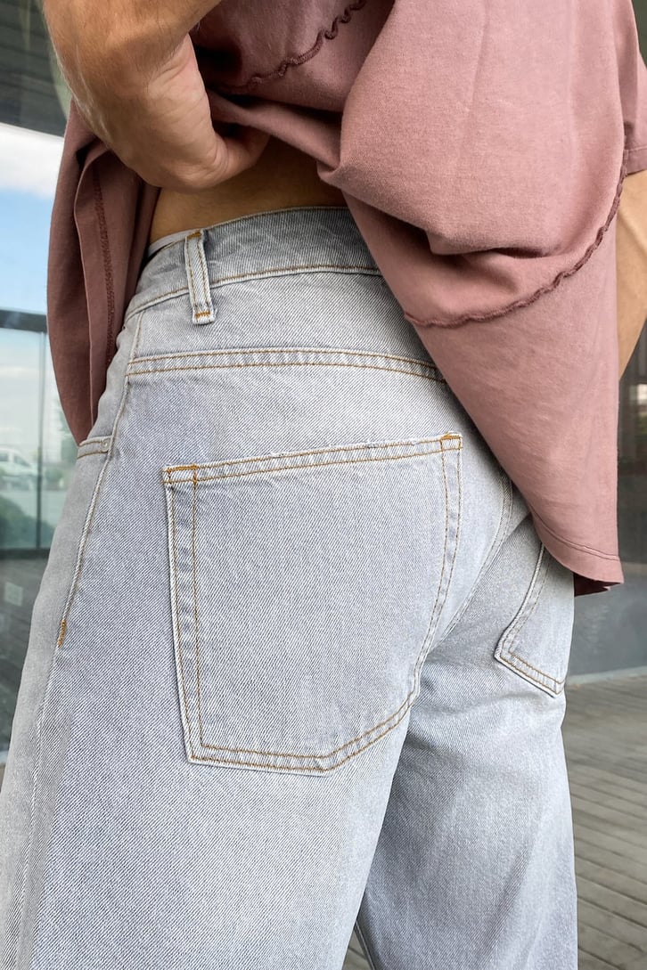 Basic Gri Regular Fit Jean