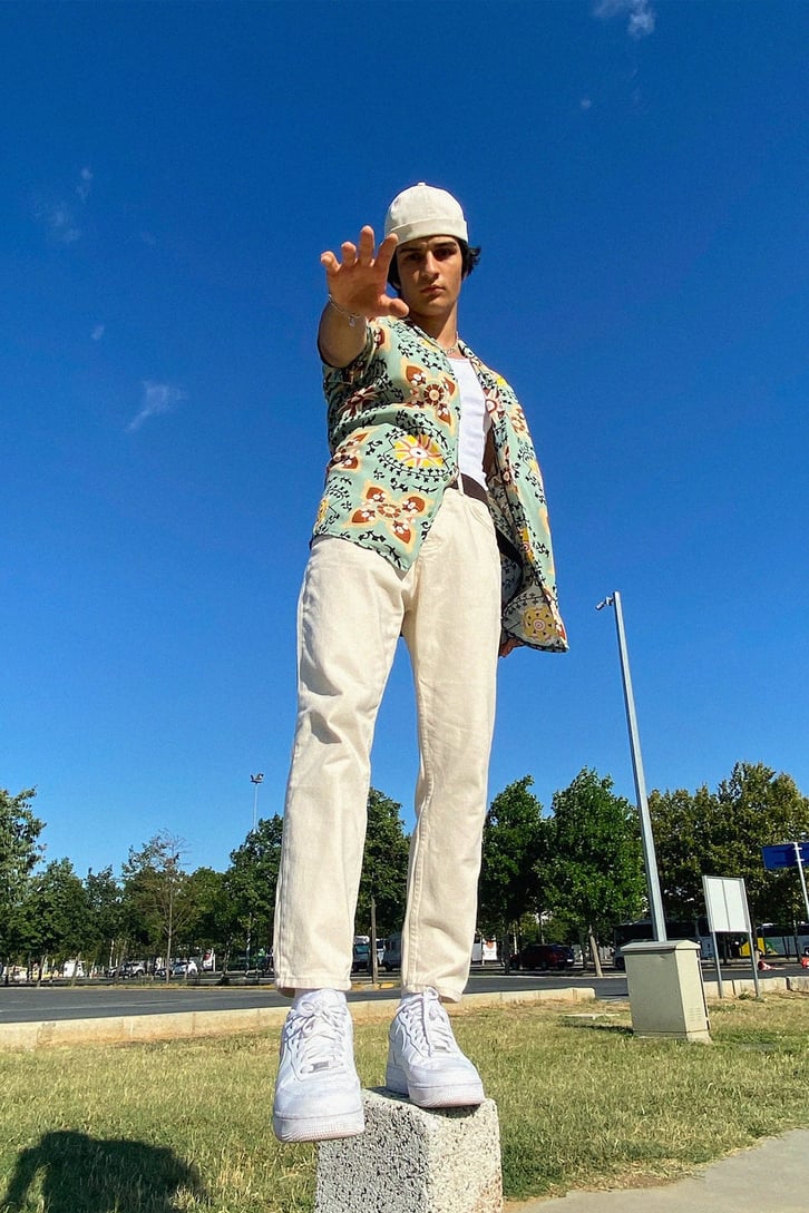 Basic Krem Mom Fit Jean