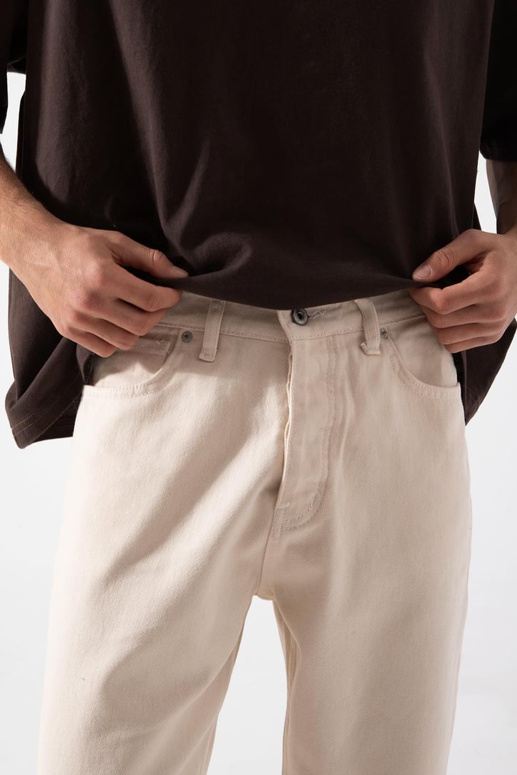 Basic Krem Mom Jean