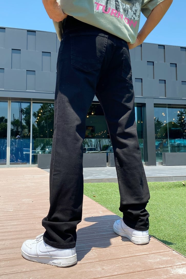 Basic Likralı Siyah Regular Fit Jean