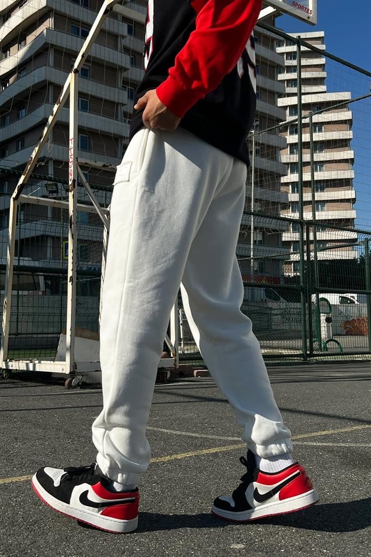 Basic Man Nakışlı Beyaz Jogger Fit Eşofman Altı
