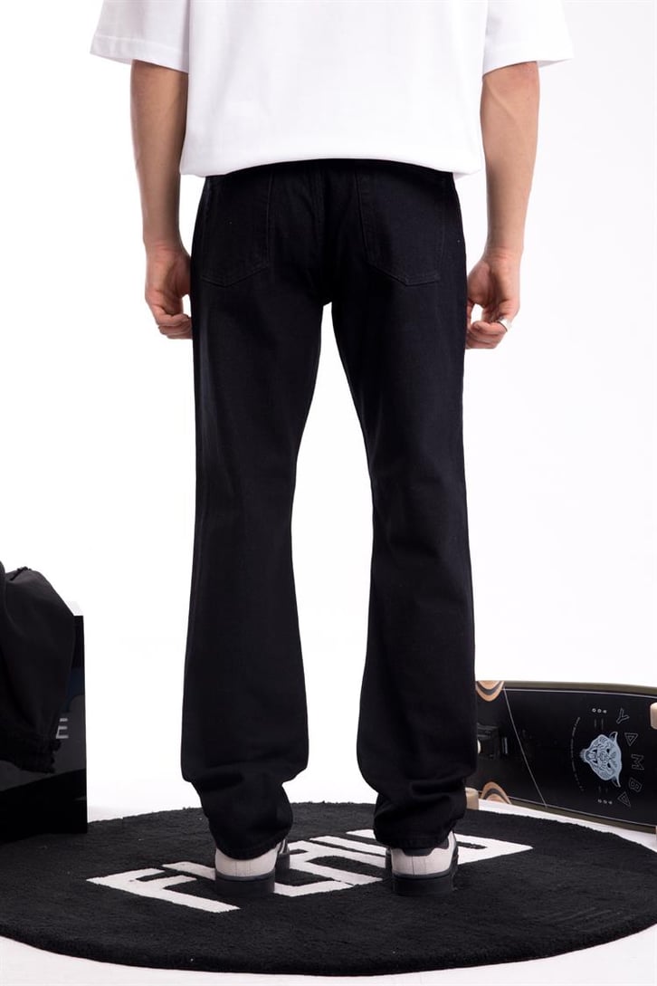 Basic Regular Fit Siyah Jean