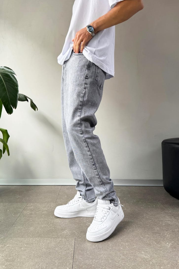 Basic Regular Jean