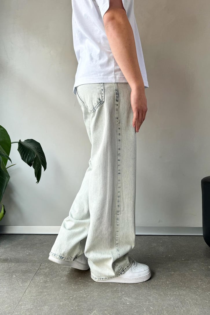 Basic Regular Jean