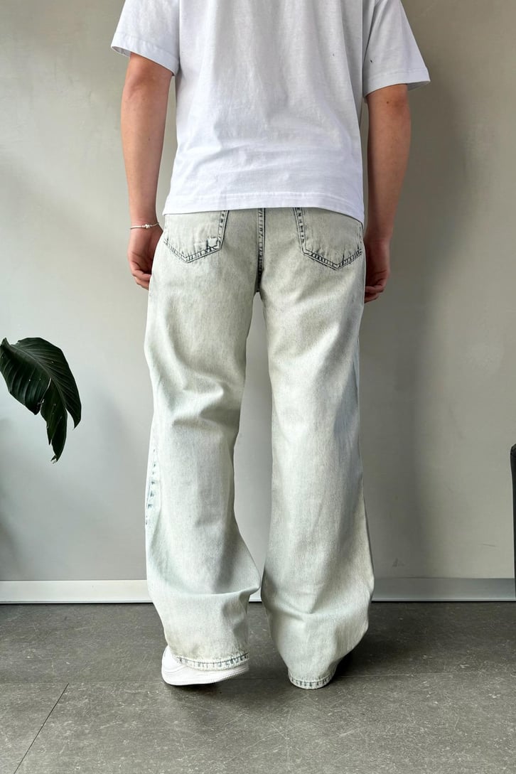 Basic Regular Jean