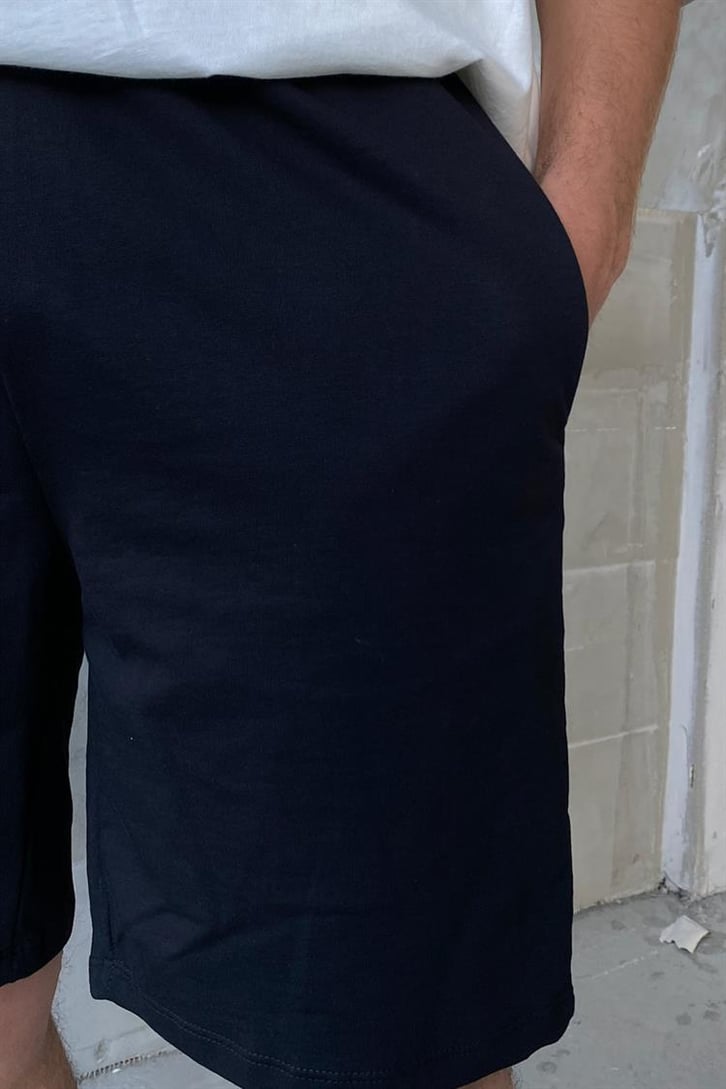 Basic Siyah Bermuda Şort