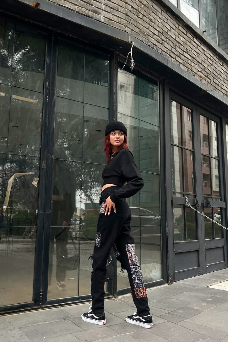 Basic Siyah Crop Sweatshirt