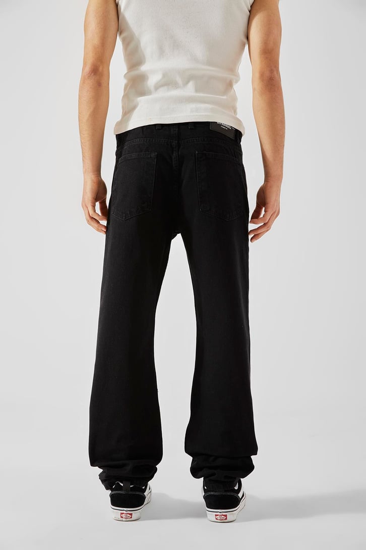 Basic Siyah Regular Fit Jean