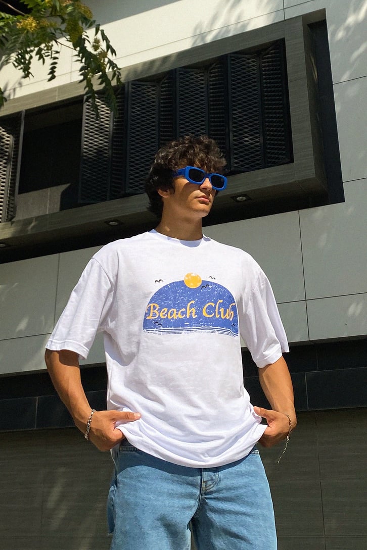 Beach Club Baskılı Beyaz Oversize Tshirt