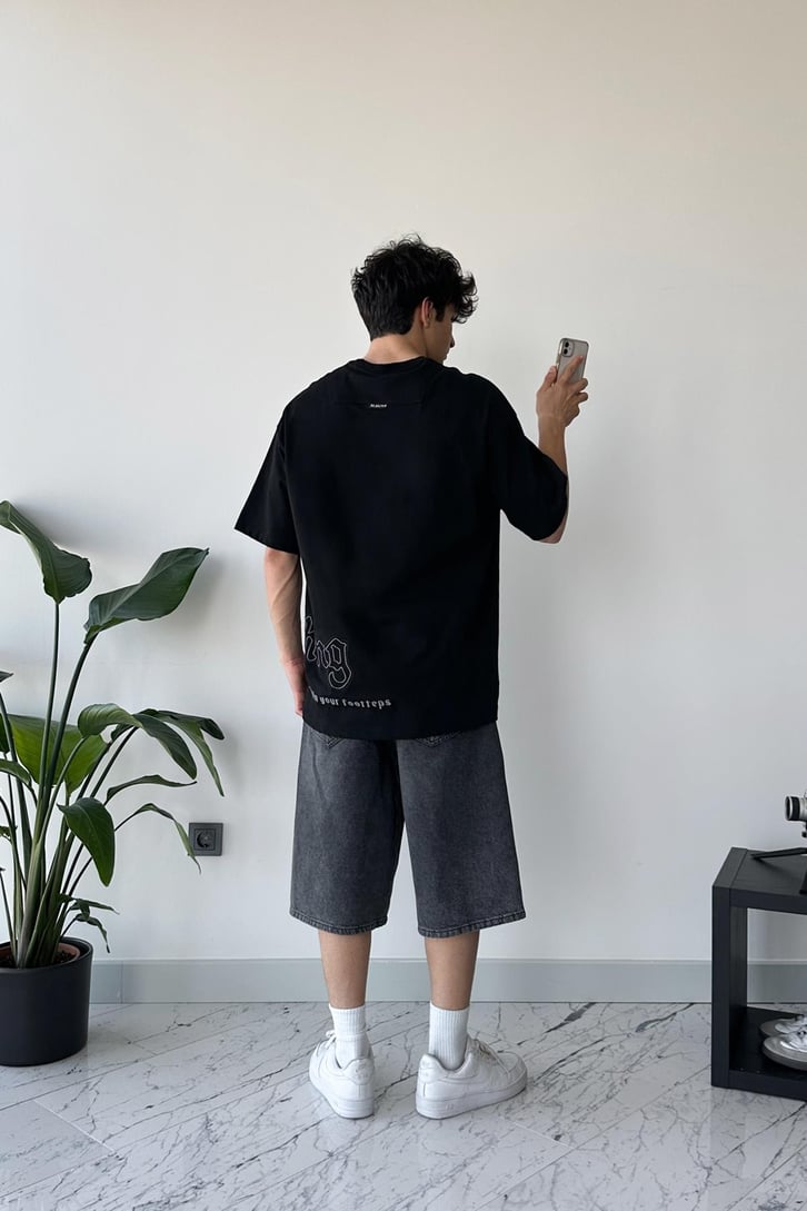 Because Nakışlı Beyaz Oversize Tişört