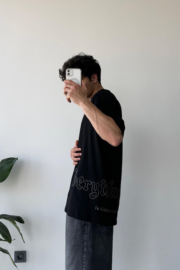 Because Nakışlı Beyaz Oversize Tişört