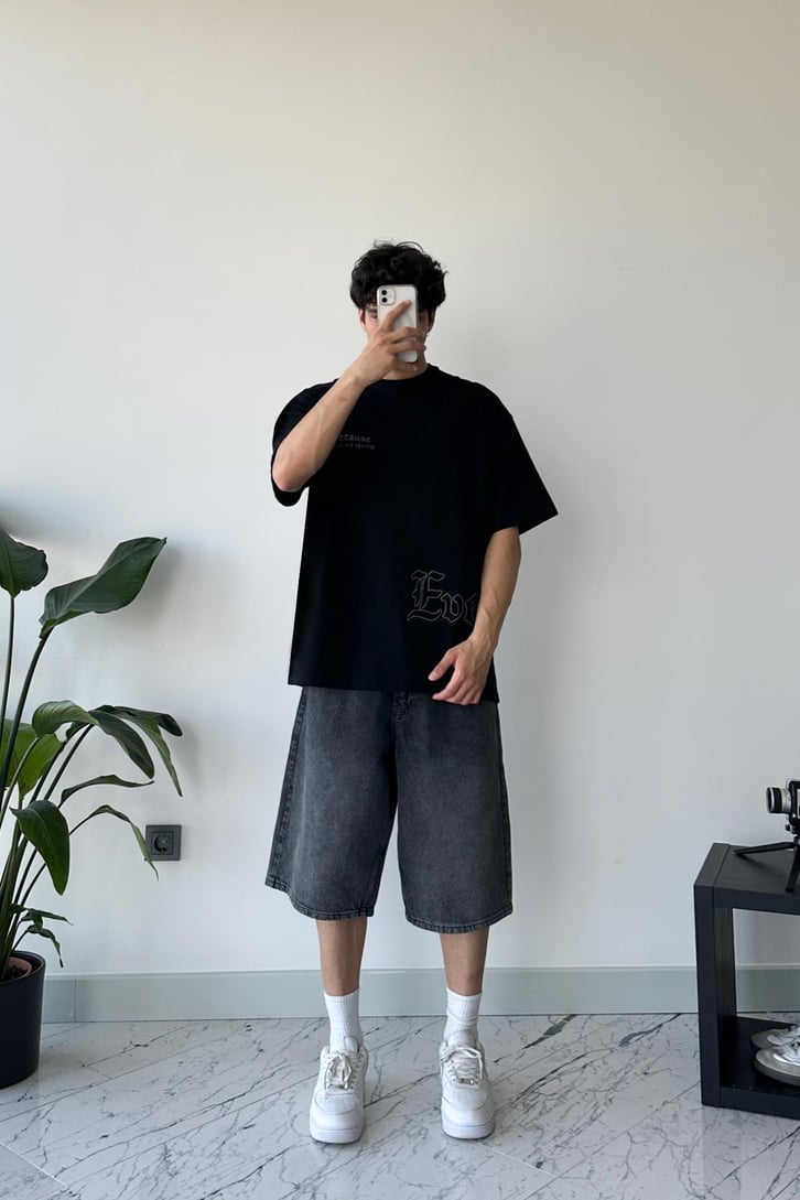 Because Nakışlı Beyaz Oversize Tişört