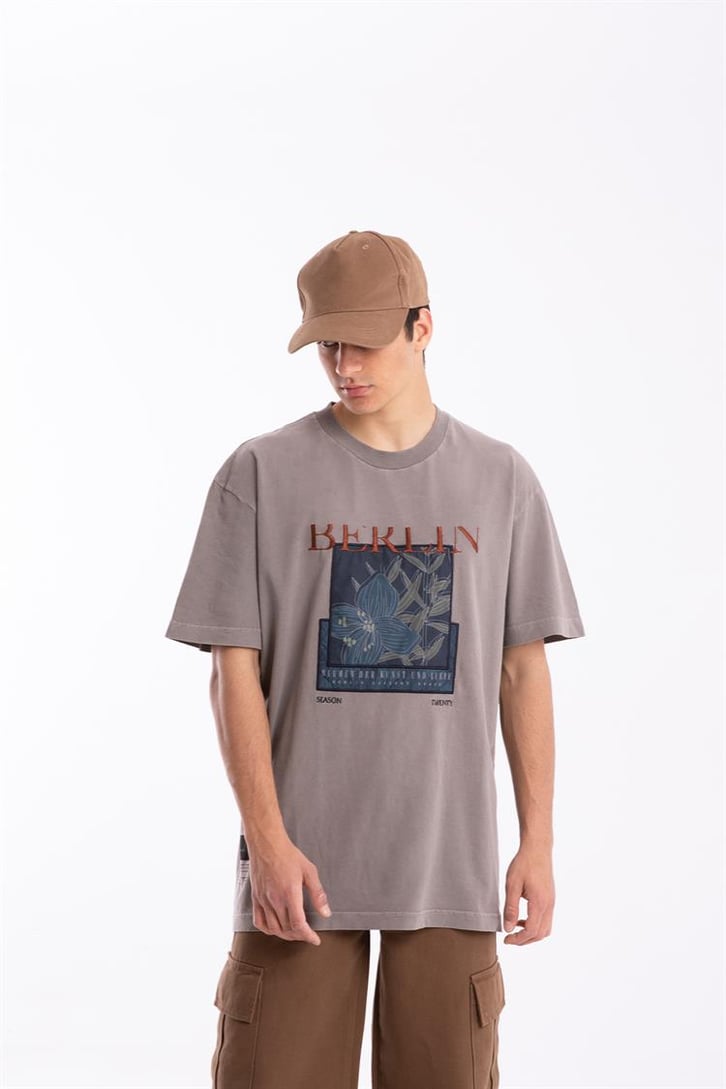 Berlin Nakış Detaylı Gri Tshirt