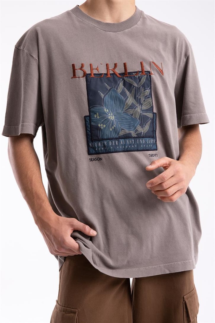 Berlin Nakış Detaylı Gri Tshirt
