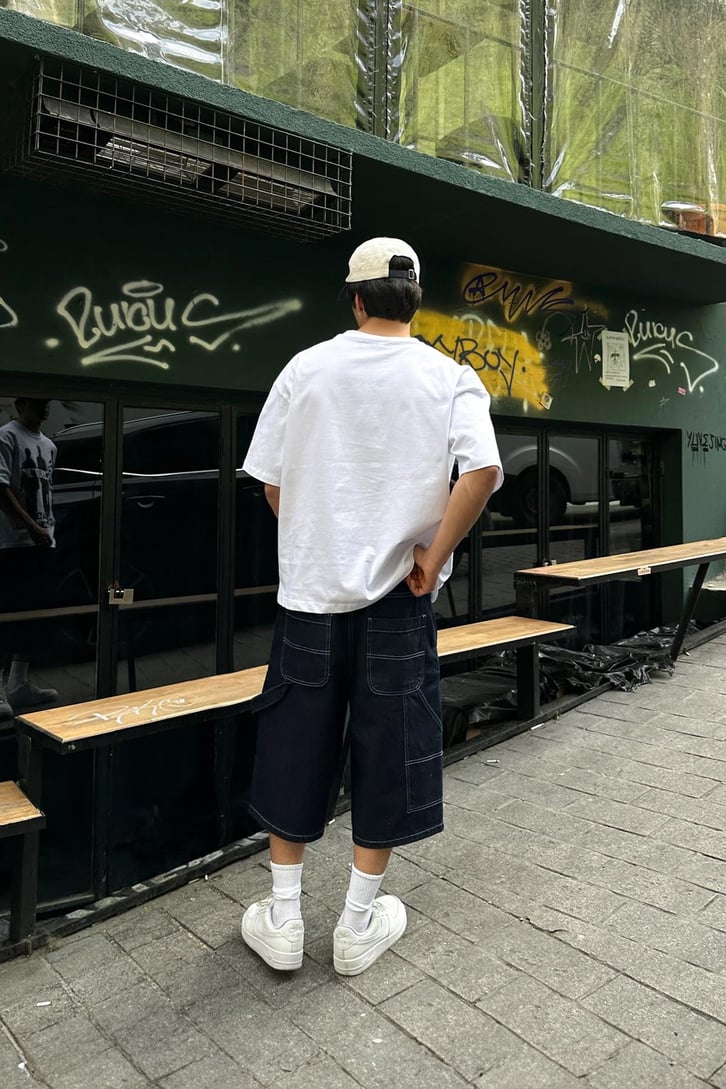 Betrayed Baskılı Beyaz Oversize Tişört
