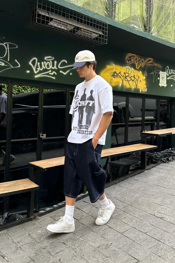 Betrayed Baskılı Beyaz Oversize Tişört