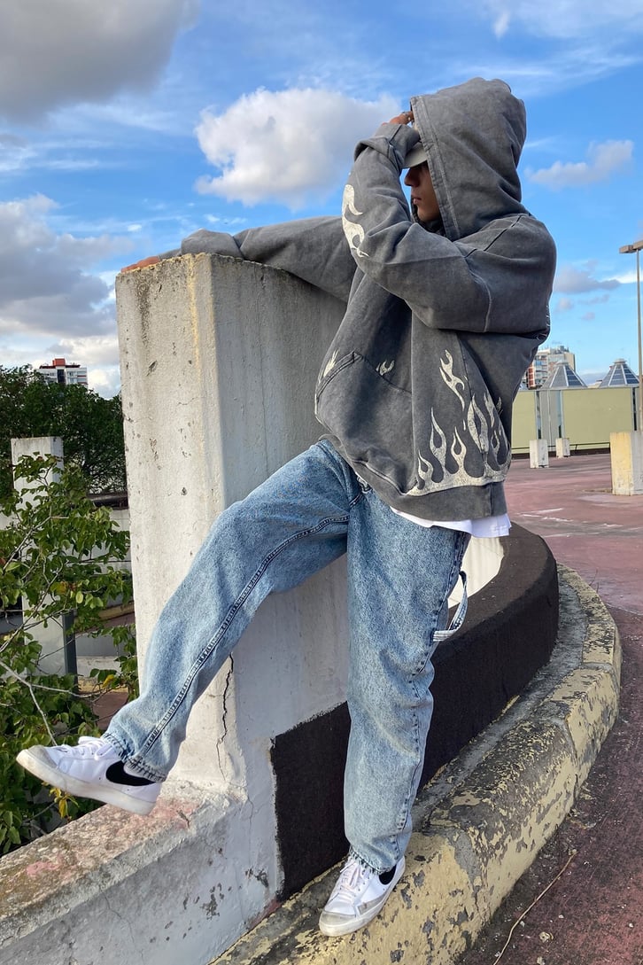 BEYAZ ATEŞ BASKILI OVERSIZE HOODIE