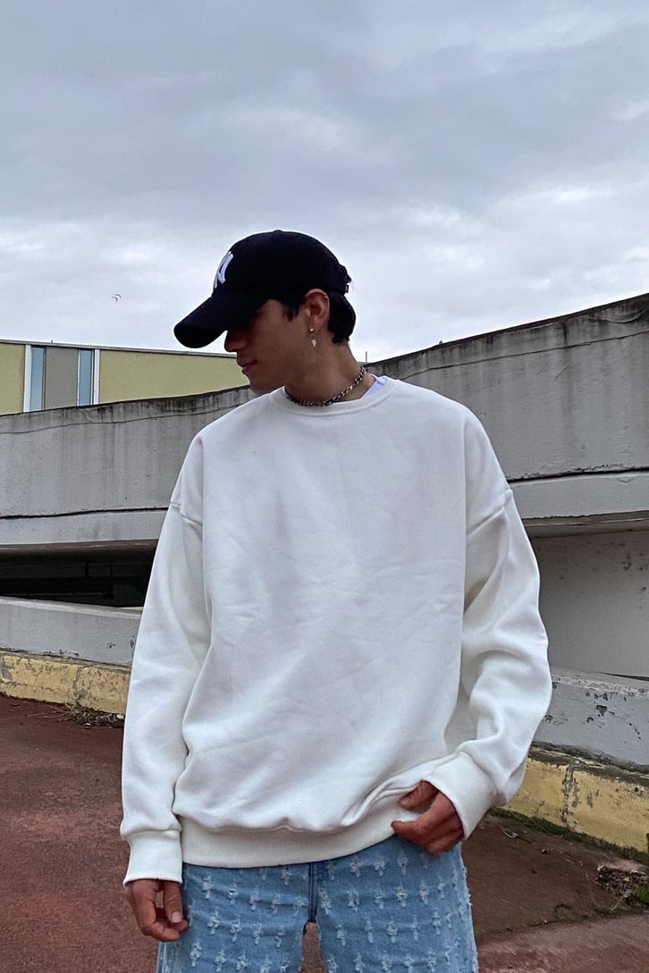 Beyaz Basic Oversize Sweatshirt