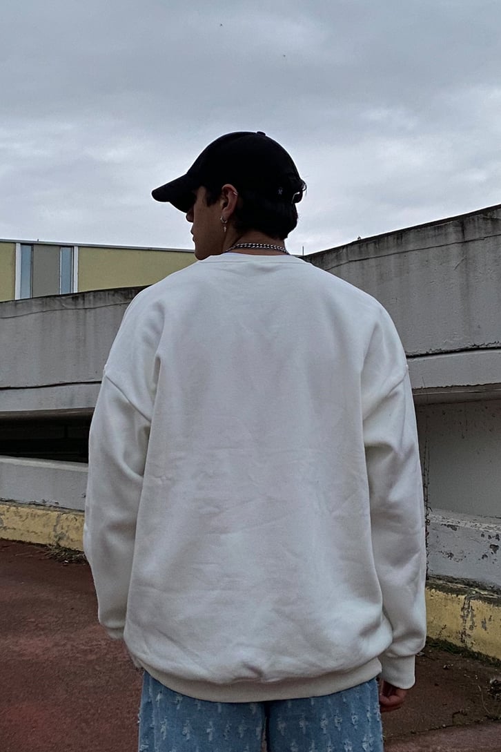 Beyaz Basic Oversize Sweatshirt