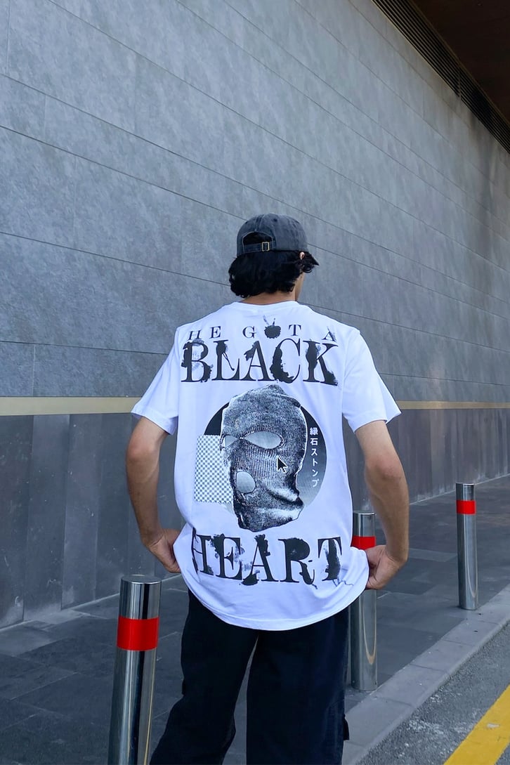 Black Heart Baskılı Beyaz Oversize Tshirt