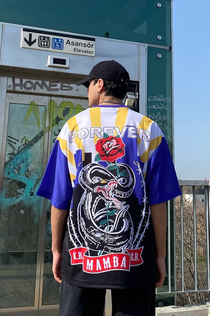 Black Mamba Printed Oversize Forma