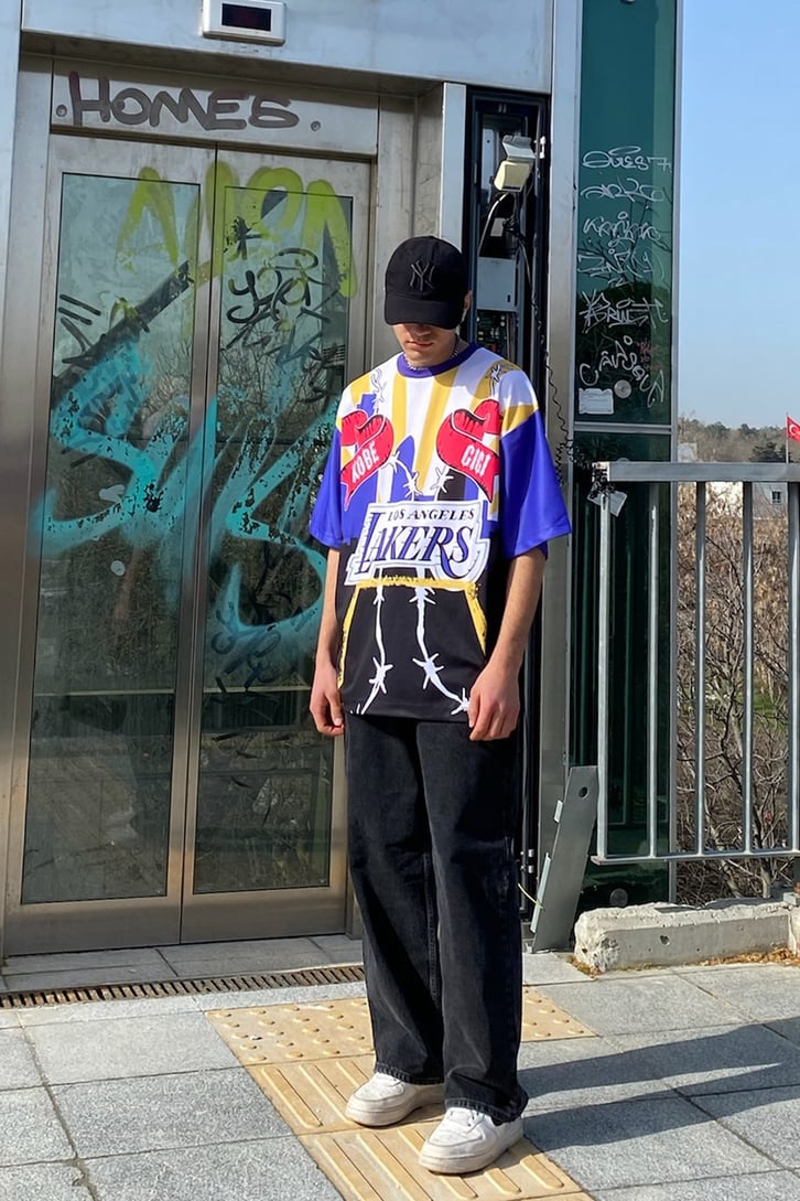 Black Mamba Printed Oversize Forma