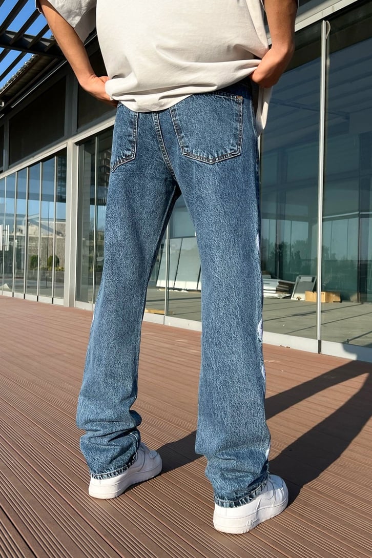 Bone Nakışlı Buz Mavi Regular Fit Jean