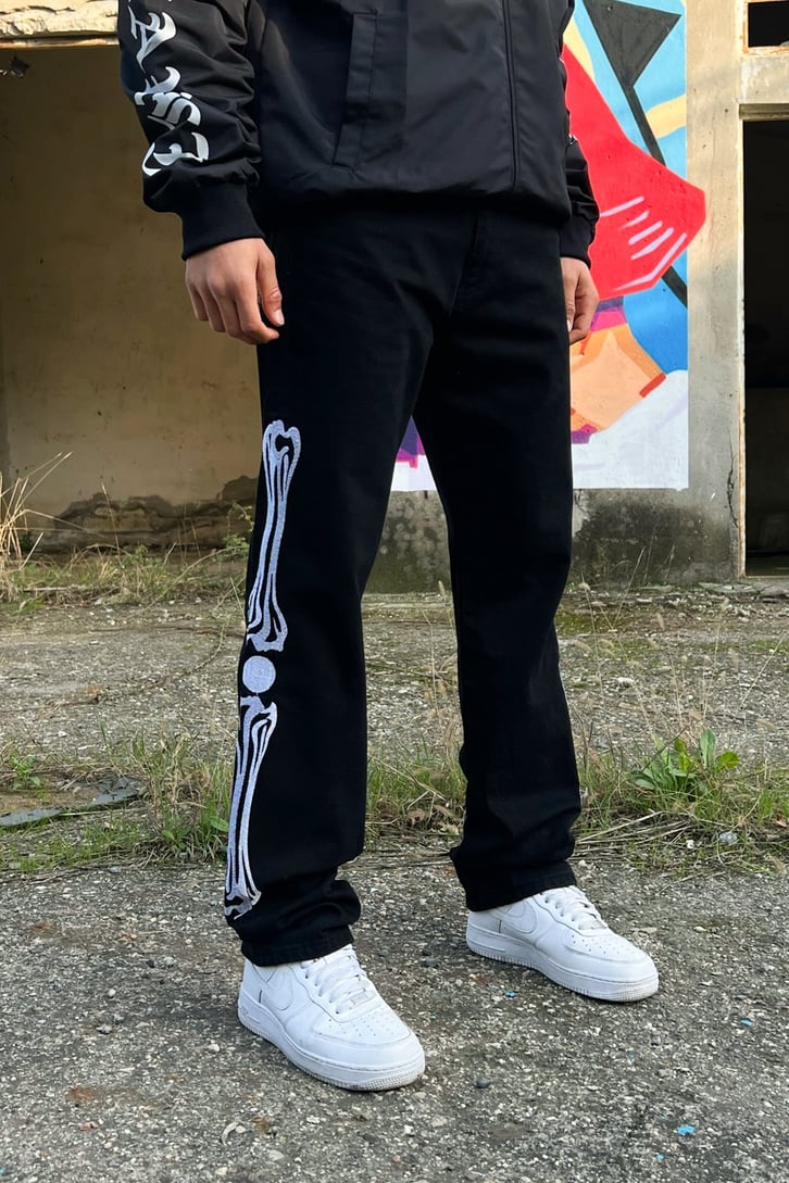 Bone Nakışlı Siyah Regular Fit Jean