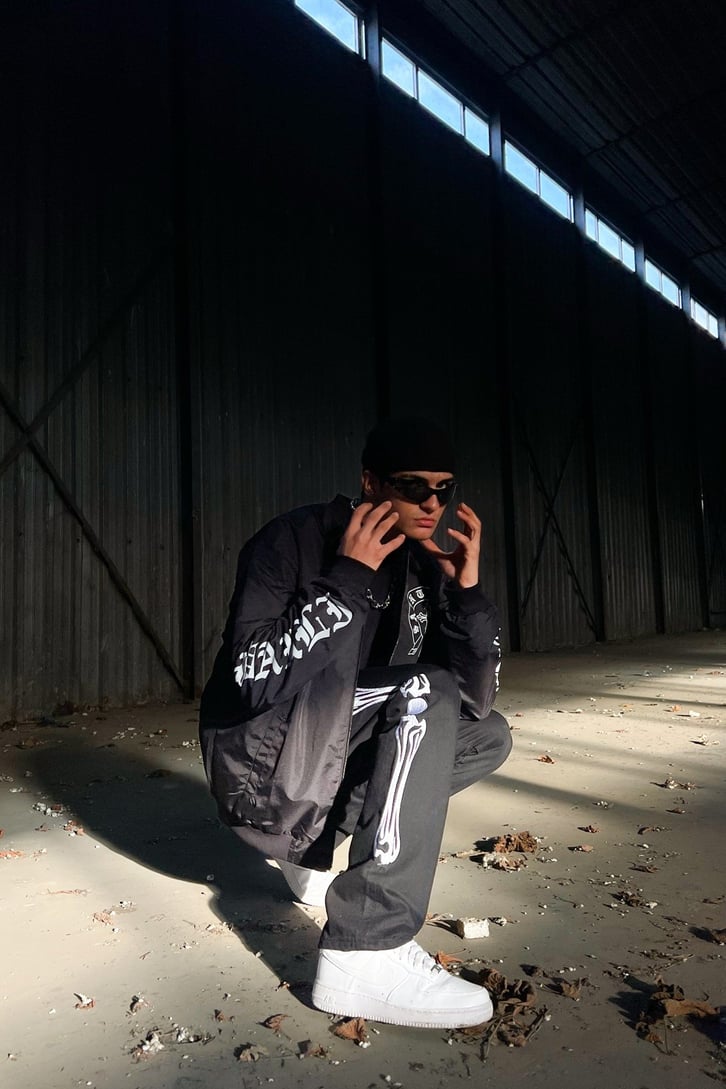 Bone Nakışlı Siyah Regular Fit Jean