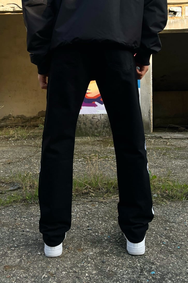Bone Nakışlı Siyah Regular Fit Jean