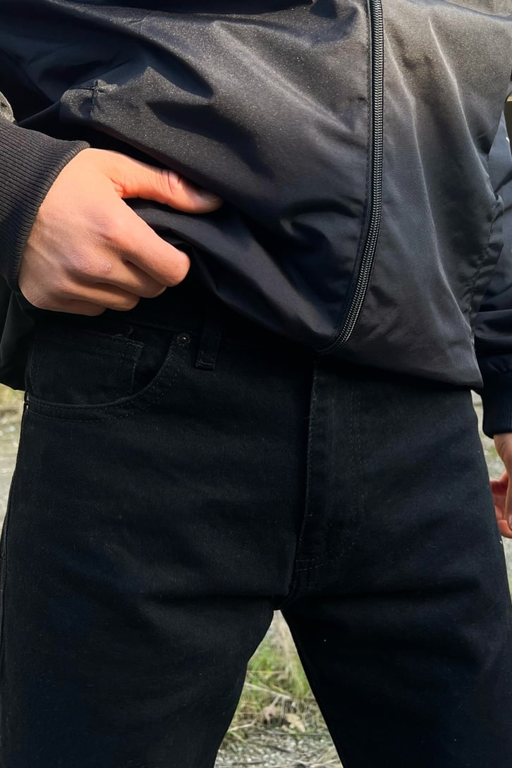 Bone Nakışlı Siyah Regular Fit Jean