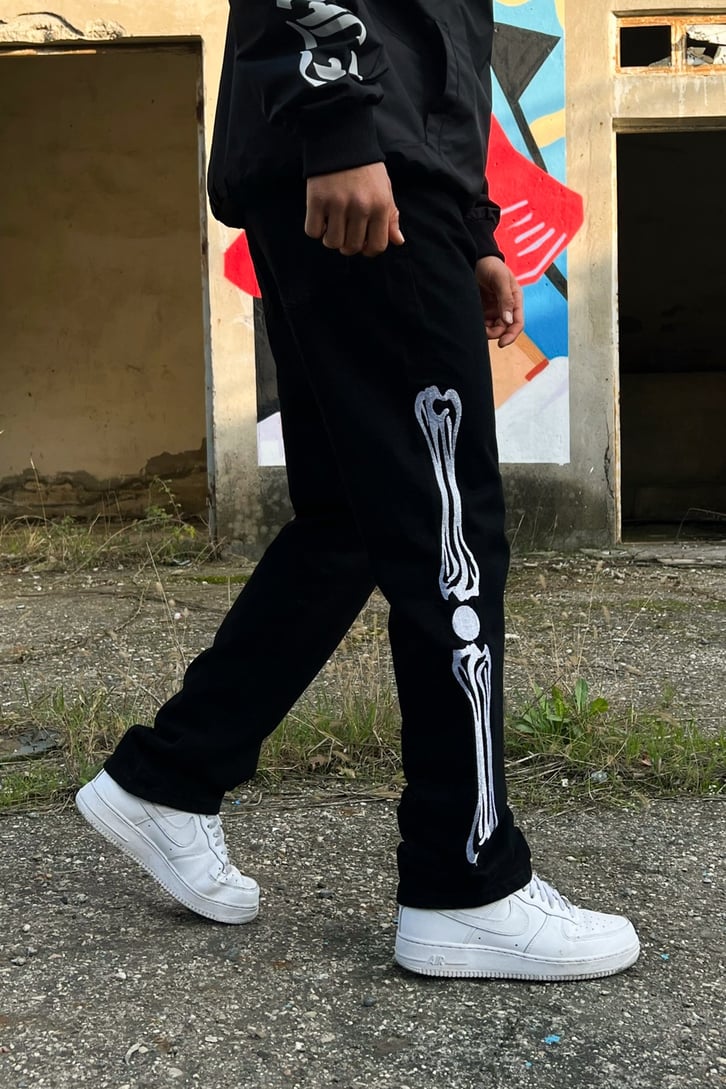 Bone Nakışlı Siyah Regular Fit Jean