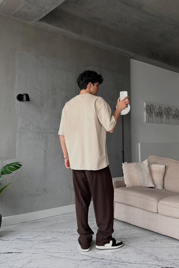 Born Raesed Baskılı Bej Oversize Tişört