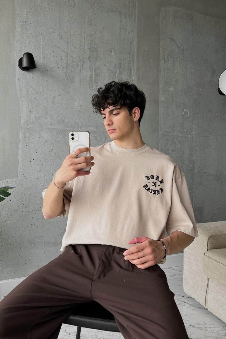 Born Raesed Baskılı Bej Oversize Tişört
