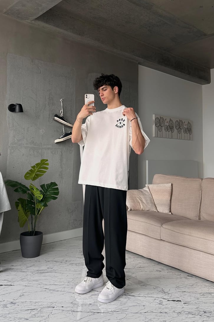 Born Raesed Baskılı Siyah Oversize Tişört