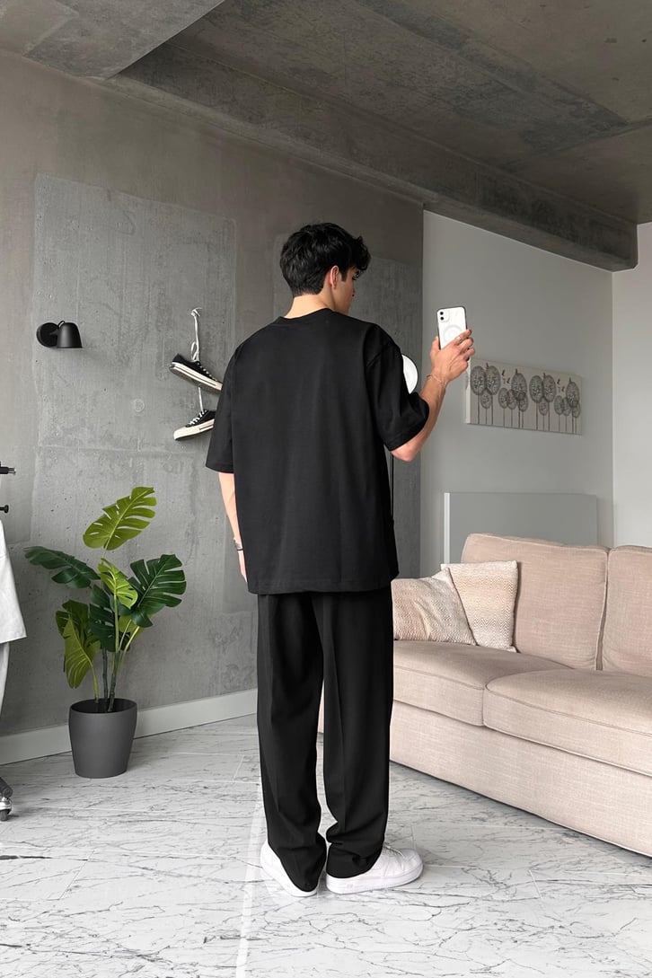 Born Raesed Baskılı Siyah Oversize Tişört