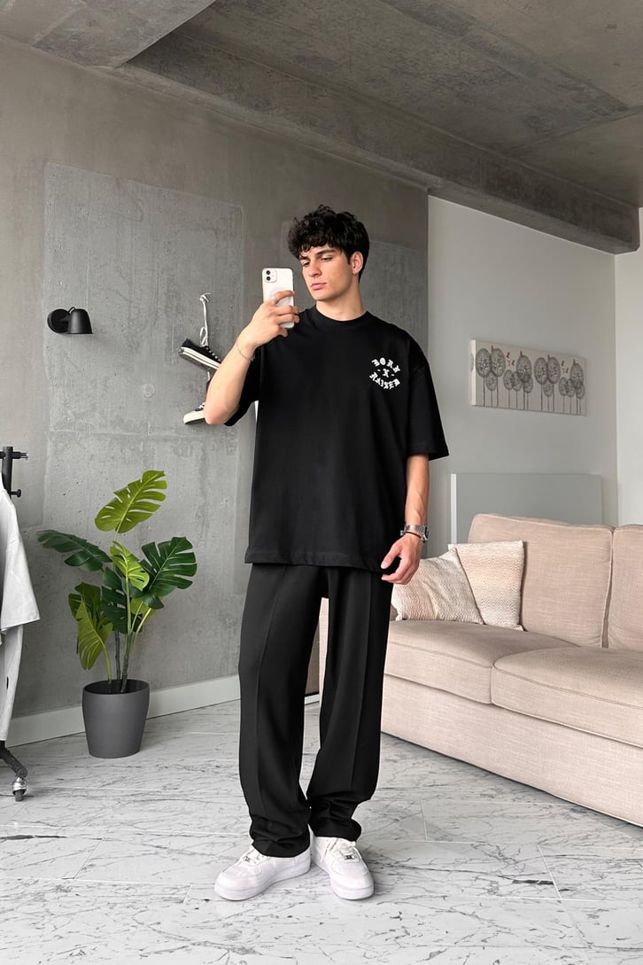 Born Raesed Baskılı Siyah Oversize Tişört