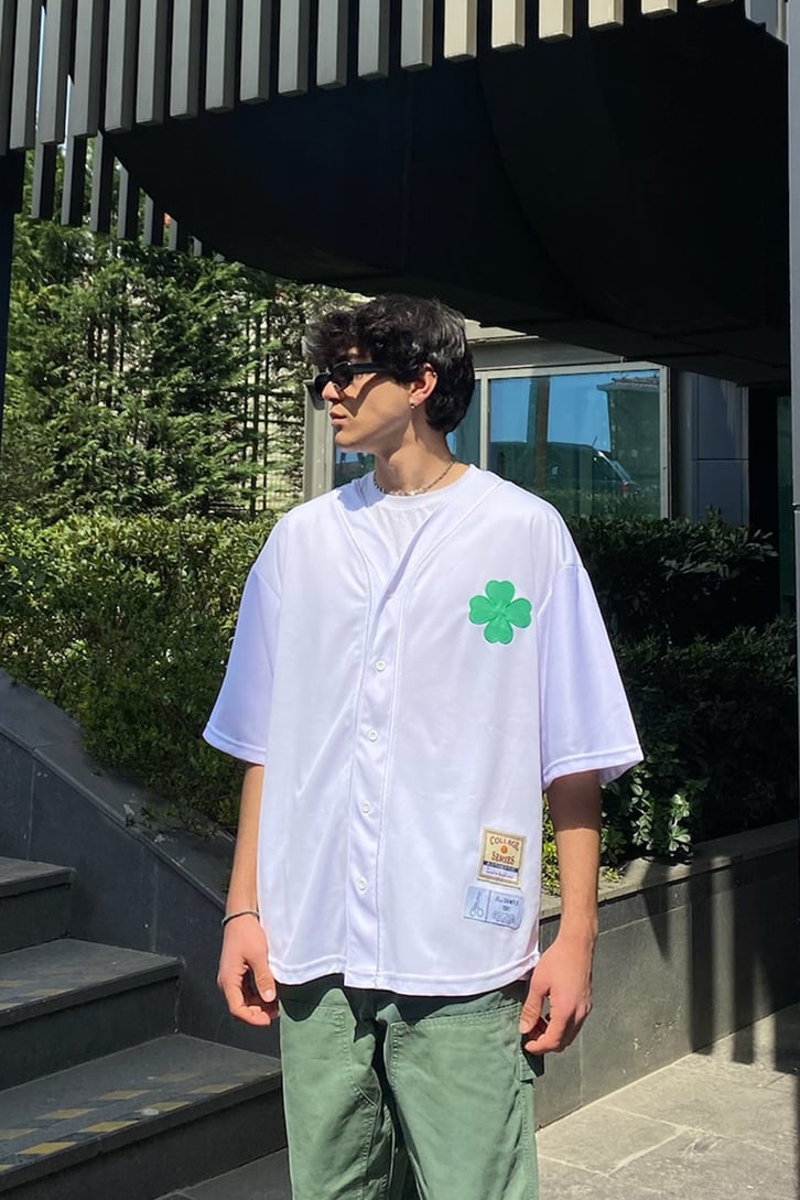 Boston Clover Beyaz Oversize Forma