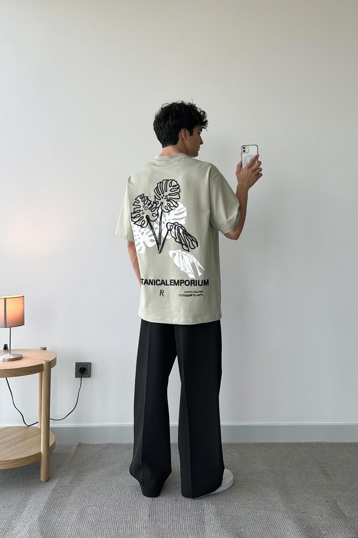Botanical Emporium Nakışlı Açık Haki Oversize Tişört