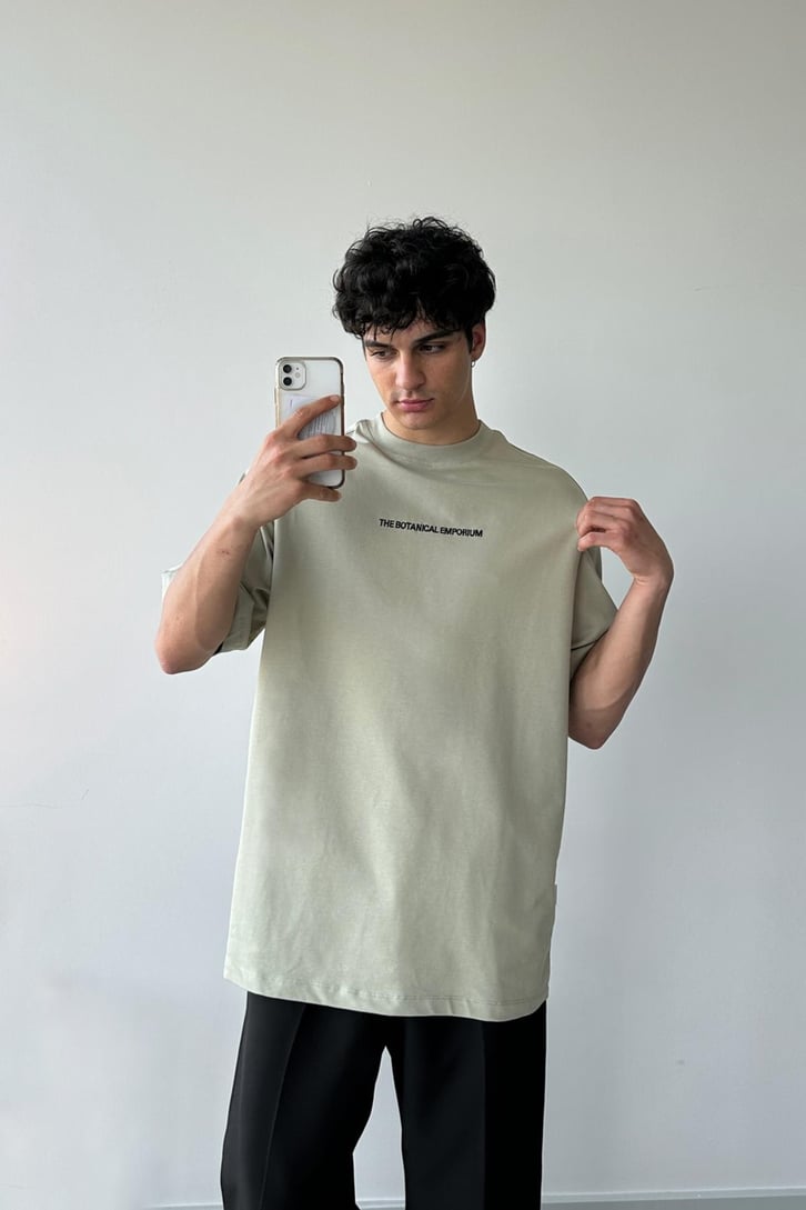 Botanical Emporium Nakışlı Açık Haki Oversize Tişört