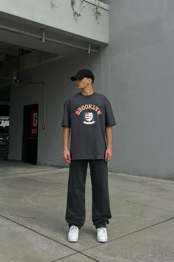 Brooklyn Baskılı Antrasit Oversize Tişört