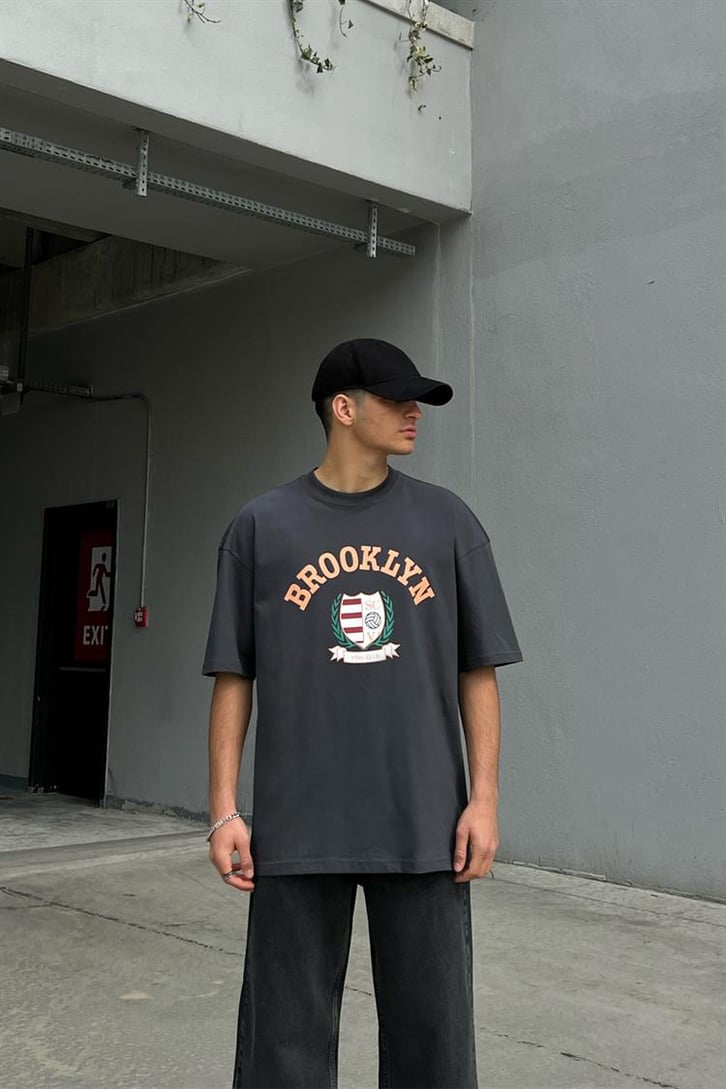 Brooklyn Baskılı Antrasit Oversize Tişört
