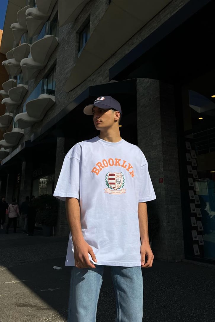 Brooklyn Baskılı Beyaz Oversize Tişört