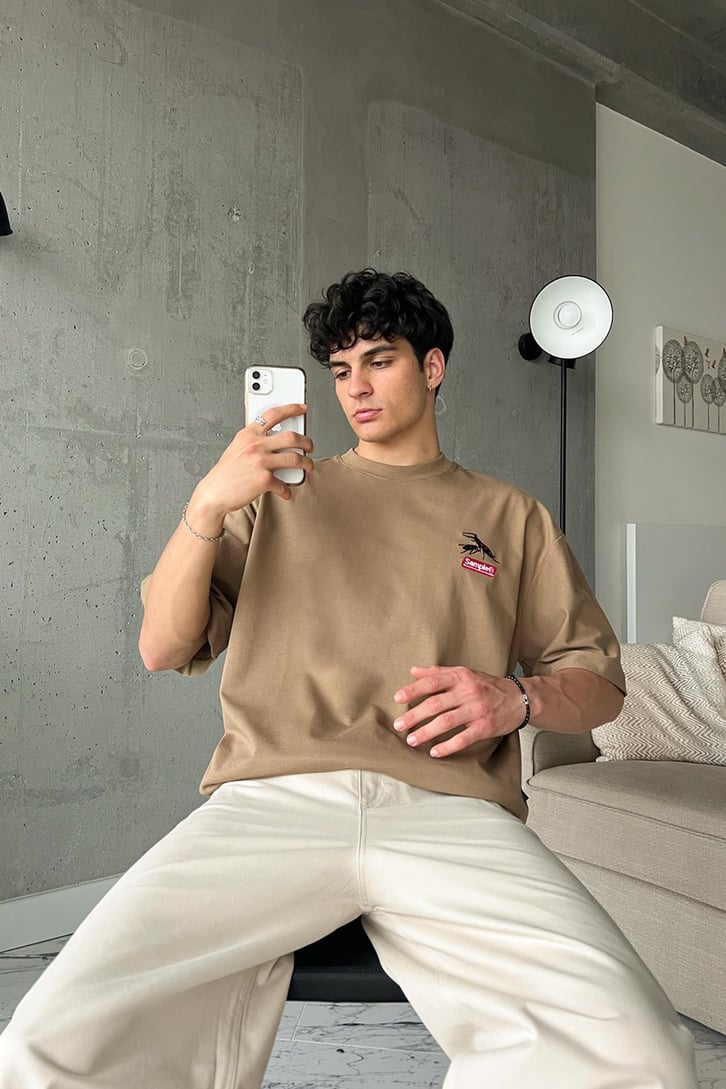 Bug Baskılı Camel Oversize Tişört