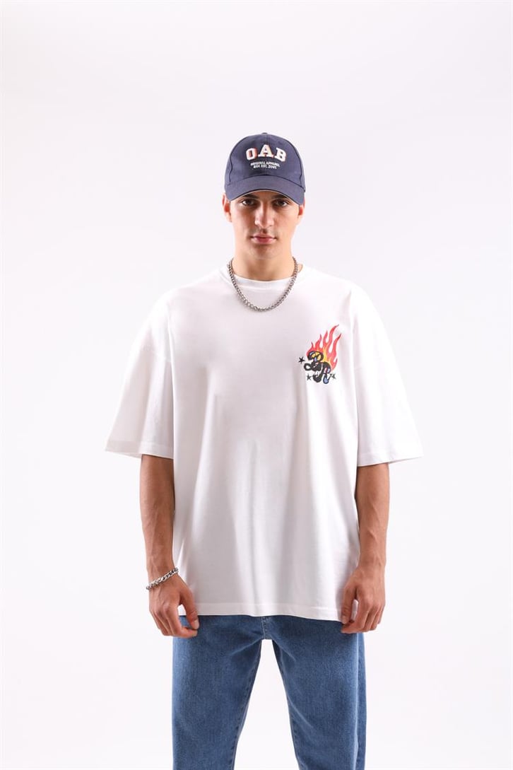 Bunny Rock Baskılı Beyaz Oversize Tişört