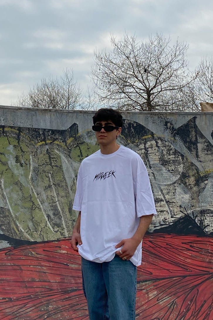 Burning Hand Oversize Tshirt